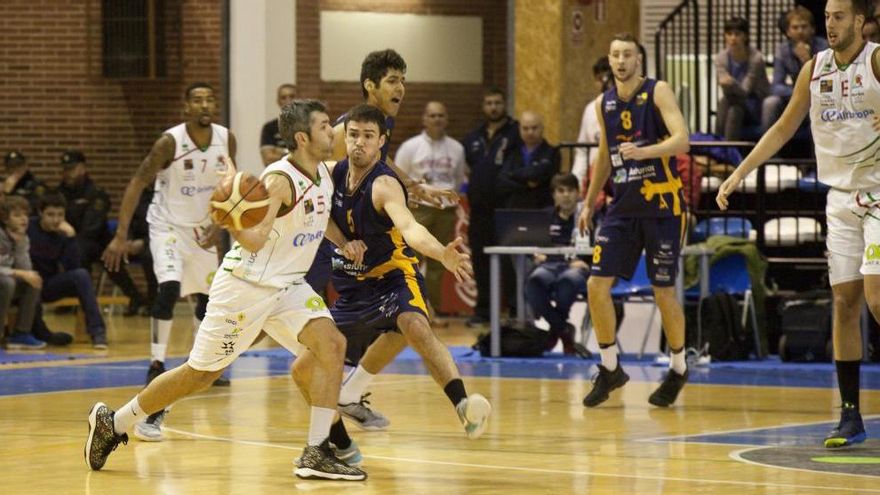 Un partido del Oviedo Baloncesto con el Iberojet Palma