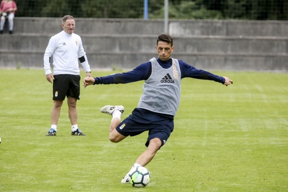 Entrenamiento del Real Oviedo en el Requexón