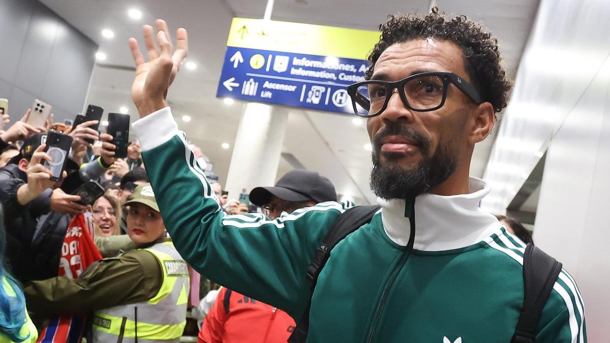 Photo: superdeporte.es Vozinha Arrive à Santiago pour Signer avec Colo Colo