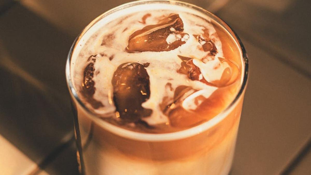 El café frío o con hielo es una de las bebidas más solicitadas en verano