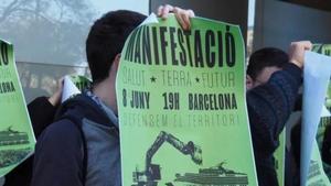 Presentación de la convocatoria de manifestación ecologista y anticapitalista Salut, terra, futur
