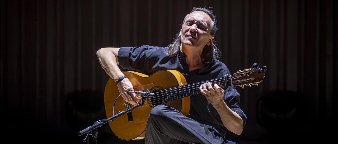 El maestro Vicente Amigo durante su concierto el pasado viernes en Les Arts