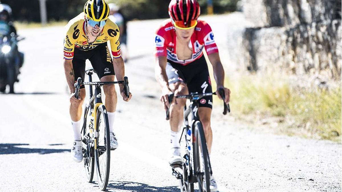 Remco Evenepoel y Primoz Roglic, en Sierra Nevada.