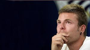 Roda de premsa del centrecampista, el president del club basc, Jokin Aperribay, i el director esportiu, Lorenzo Juarros ’Loren’, per informar de l’acord amb el Madrid.