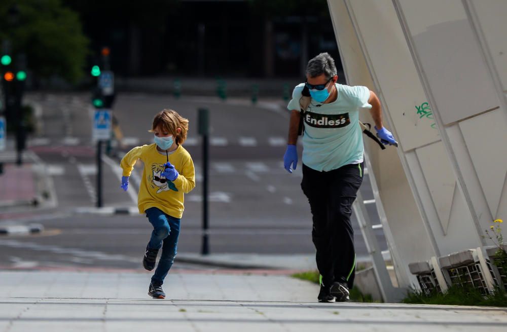 Los niños vuelven a llenar parques y calles