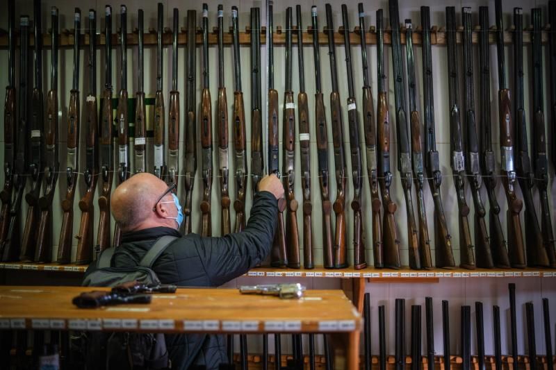 Exposición 527 armas que la Guardia Civil subastará