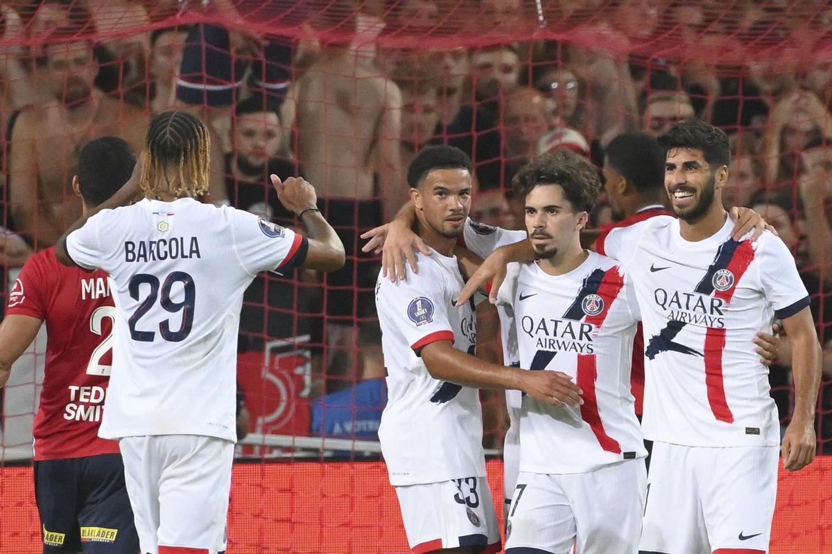 Los jugadores del PSG tras la salida de Mbappé.