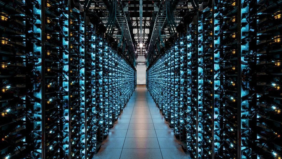 Sala de servidores y centros de datos, que necesitan ser alimentados de energía constantemente.