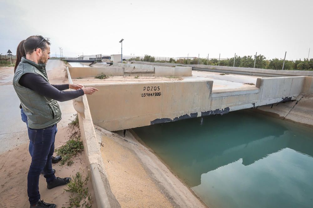 La obra realizada por la CHS en 2010 para evitar que el canal se inundara con caudales de las avenidas de las ramblas inunda tres barrio rurales de Pilar de la Horadada cuando hay lluvias torrenciales