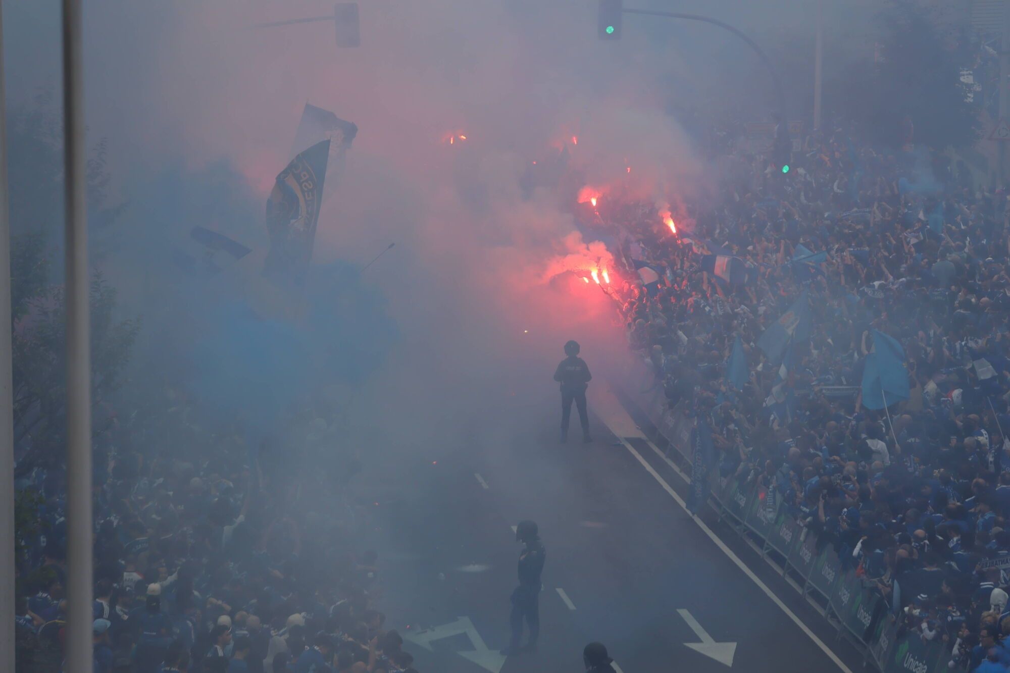 Así fue el recibimiento de la afición al Real Oviedo y toda la previa del último partido de la temporada