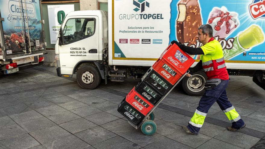 El empleo acelera y gana 103.000 ocupados en el mejor febrero en 17 años