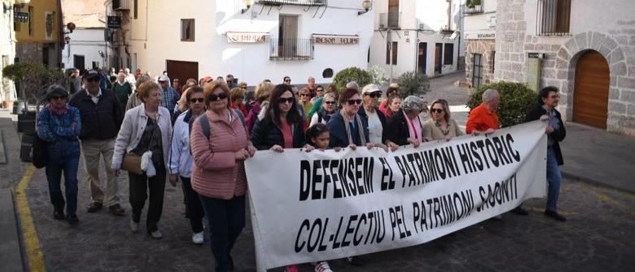 Trobada con acento femenino