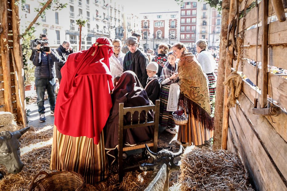 «Les Pastoretes» adoran al Niño en Alcoy