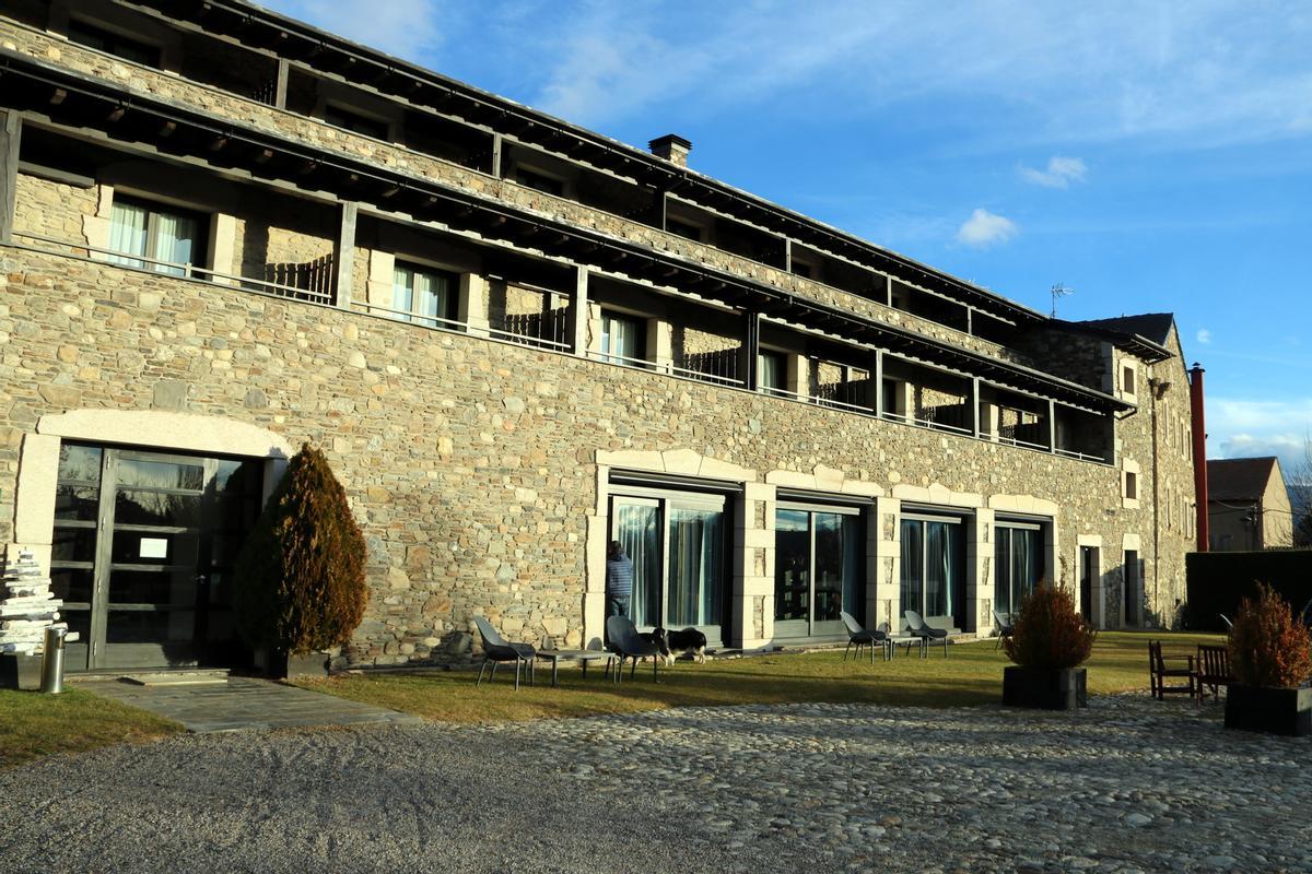 El tancament de la Cerdanya i el Ripollès porta les reserves hoteleres a altres zones del Pirineu El tancament de la Cerdanya i el Ripollès porta les reserves hoteleres a altres zones del Pirineu