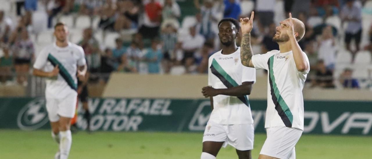 Sergio Benito celebra su gol al Villarreal B.