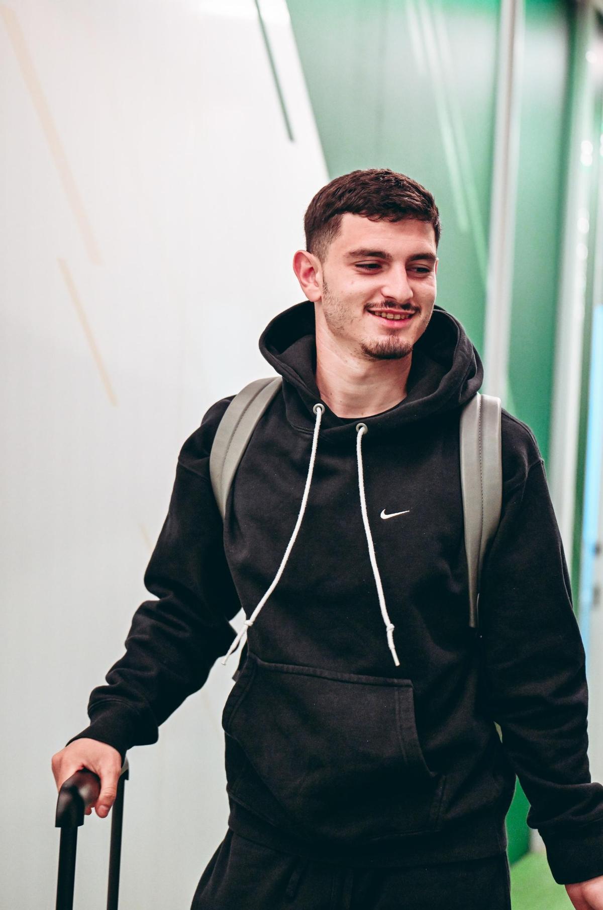 Agustín Álvarez sonríe en su regreso al Martínez Valero tras su experiencia con Uruguay.