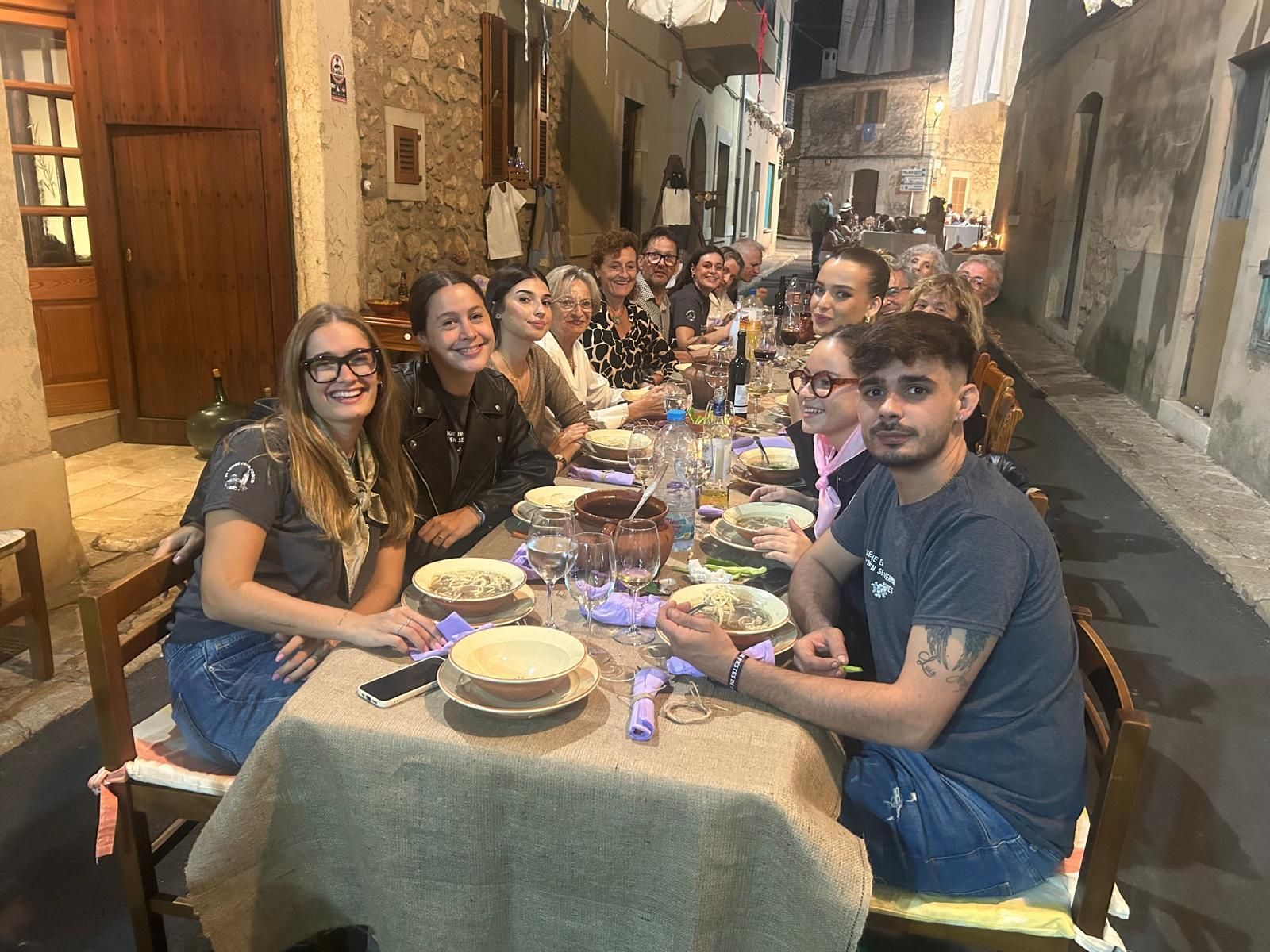 El Sopar a la fresca vuelve a reunir cerca de 18.000 personas en Binissalem