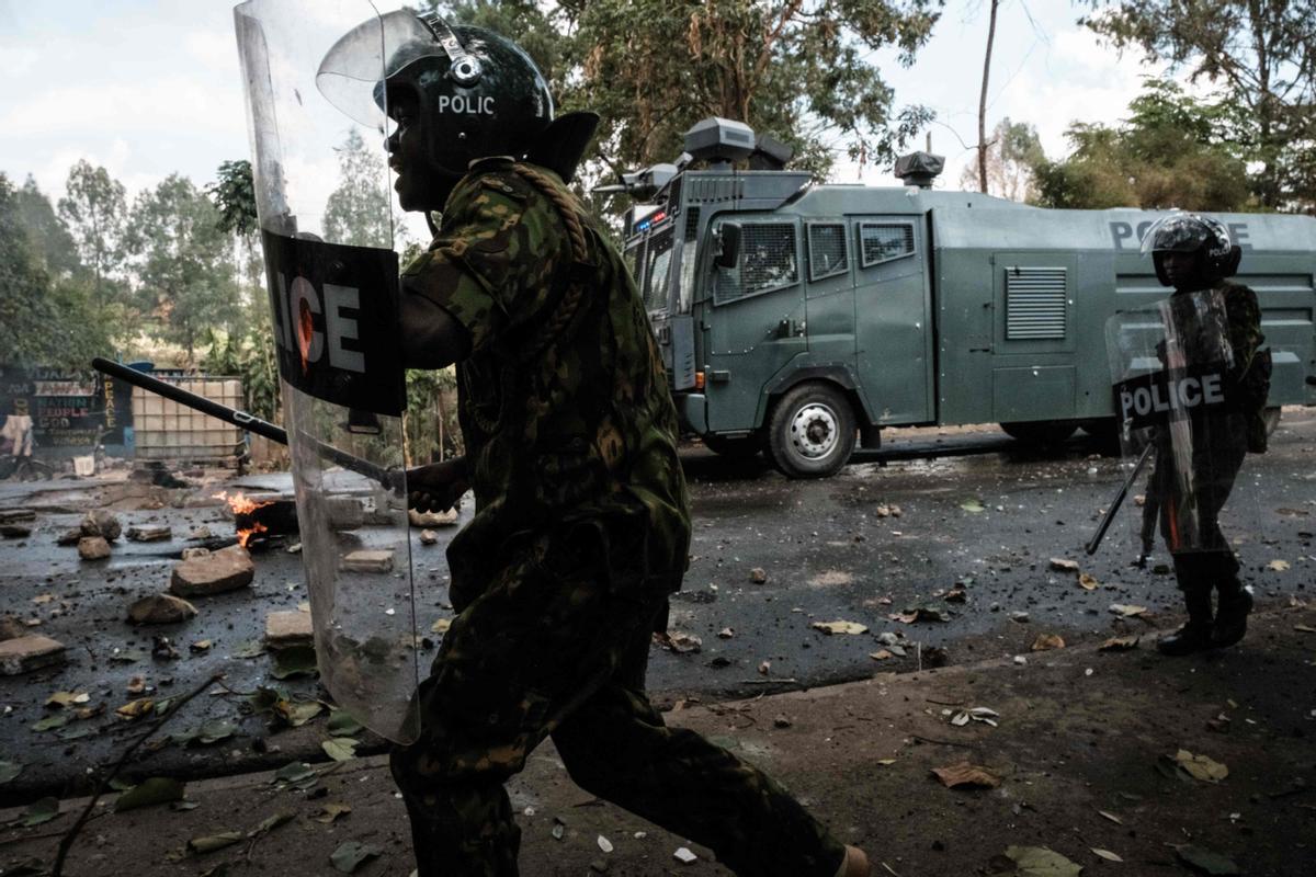 Protesta masiva convocada por el líder de la oposición Raila Odinga, afirma que le robaron las últimas elecciones presidenciales de Kenia y culpa al gobierno por el aumento del costo de vida en Nairobi.