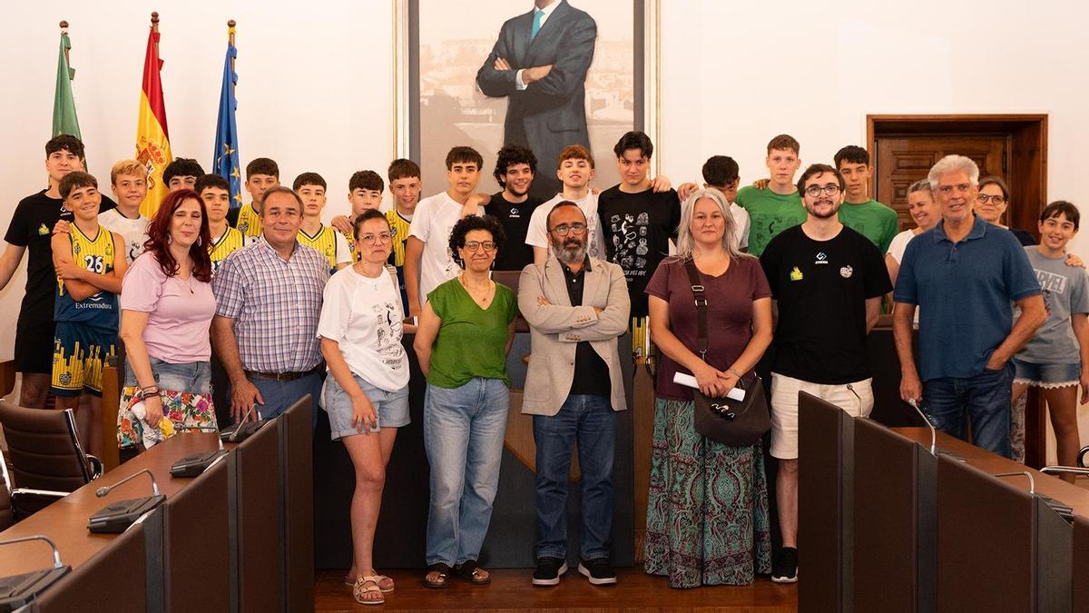 Foto de familia al final de la recepción.