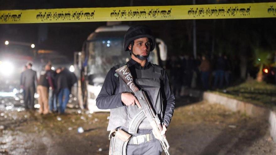 Egipto mata a 40 supuestos terroristas tras el atentado al autobús