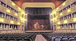 En la noche del 26 de mayo de 1910, Galdós fue testigo en el Teatro Cervantes, con lleno completo, de la segunda representación de su obra ‘Casandra’. El autor tuvo que salir a escena en varias ocasiones, aclamado por los malagueños.