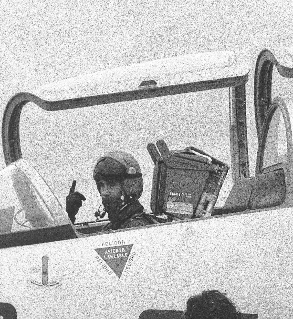 Don Felipe el día de su ‘suelta’ en solitario pilotando un reactor ‘CASA101’ de fabricación española. 1988.