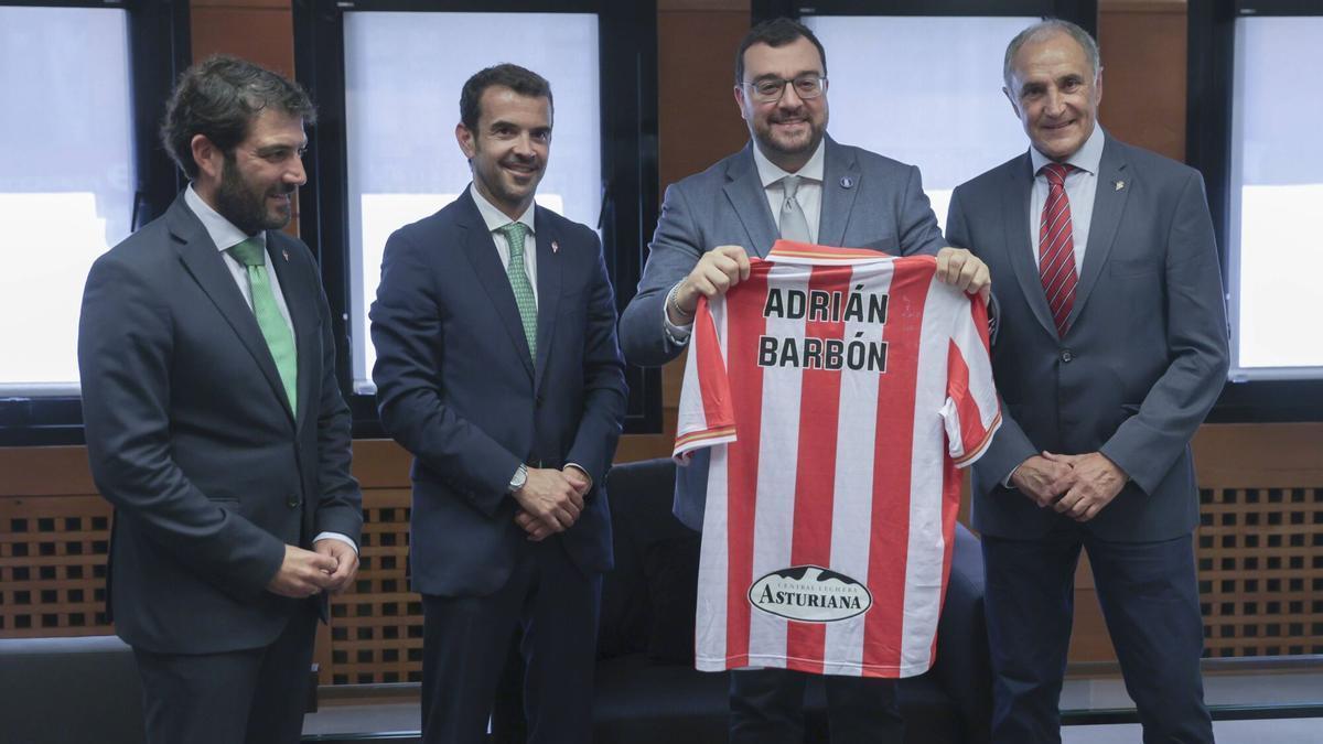 De izquierda a derecha, Jorge Morales, José Riestra, Adrián Barbón y Joaquín Alonso.