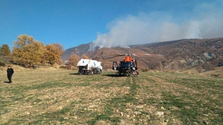 Continúa sin controlar el incendio en Torre la Ribera tras arrasar 130 hectáreas