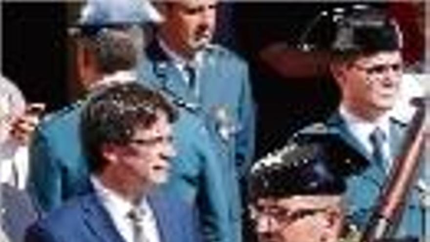 Puigdemont, a la Guàrdia Civil.