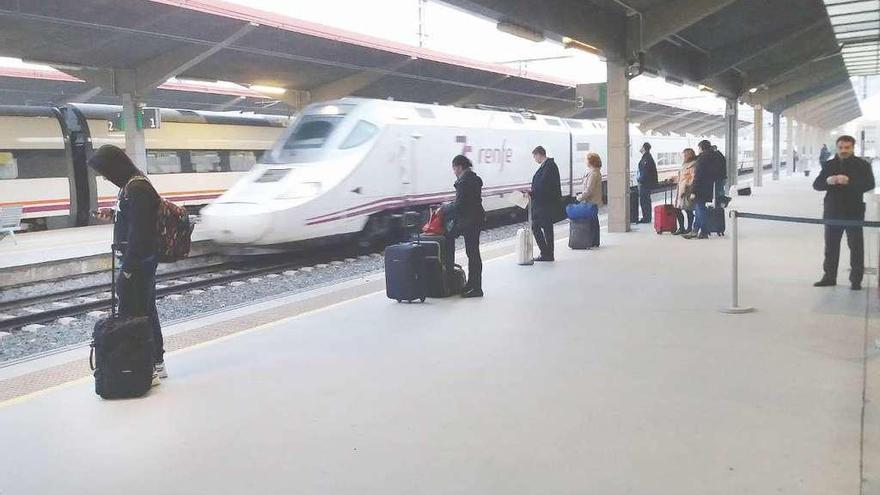 Fomento destina 16 millones de euros a la reforma de la Estación Empalme. // Iñaki Osorio