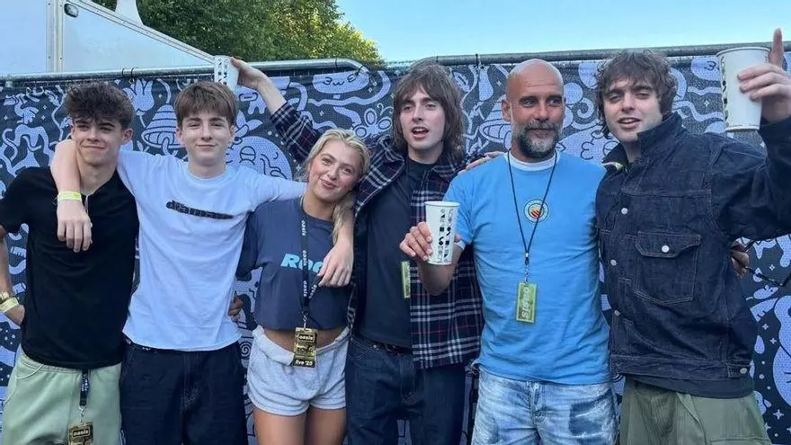 El público de Oasis abuchea a Liam Gallagher por dedicar una canción a Pep Guardiola: "¿A quién estáis abucheando?"