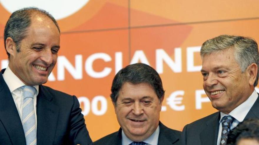 Francisco Camps, José Luis Olivas (Bancaja) y Modesto Crespo (CAM)