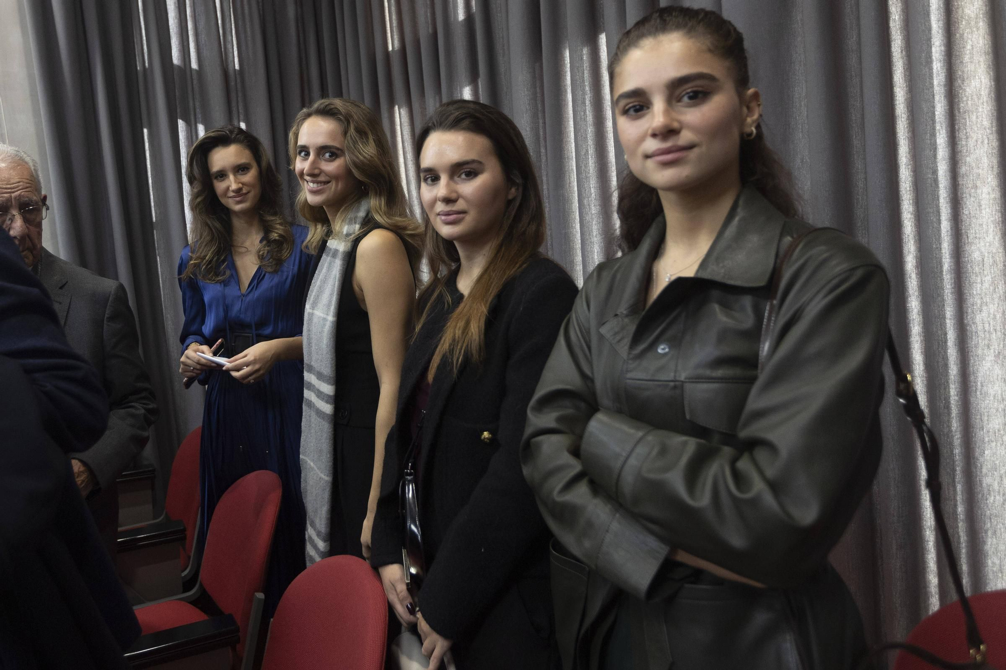 En imágenes: Obdulia Fernández recoge la Medalla de Oro de la Cámara de Oviedo