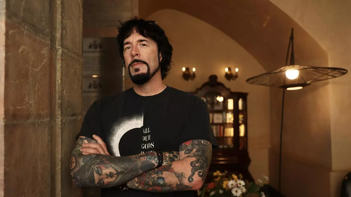 Jay Kristoff: "Una de las cosas buenas que tiene el género de vampiros es que esos monstruos pueden ser un montón de cosas"