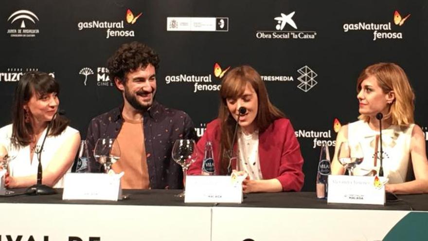 Parte del elenco de &#039;Las distancias&#039; en el Festival de Málaga.