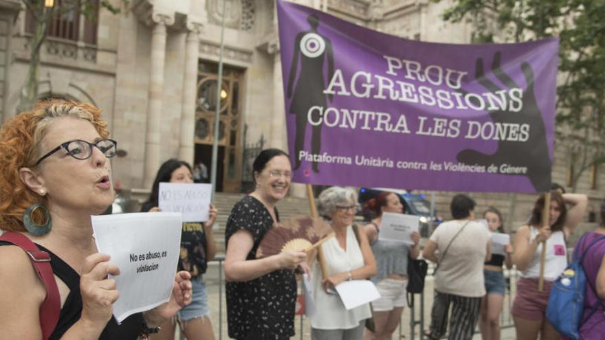 Concentració a les portes de l&#039;Audiència de Barcelona, la setmana passada.