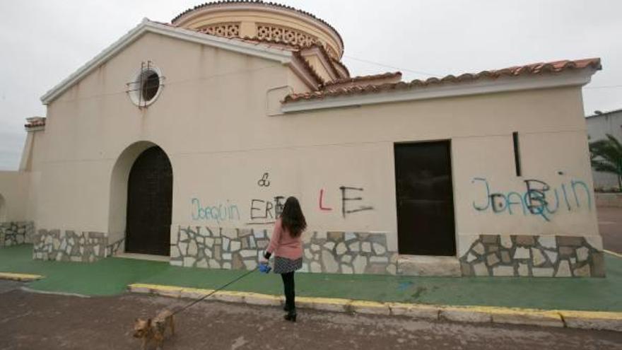 Vecinos piden vigilancia para frenar el vandalismo en la ermita de San Crispín
