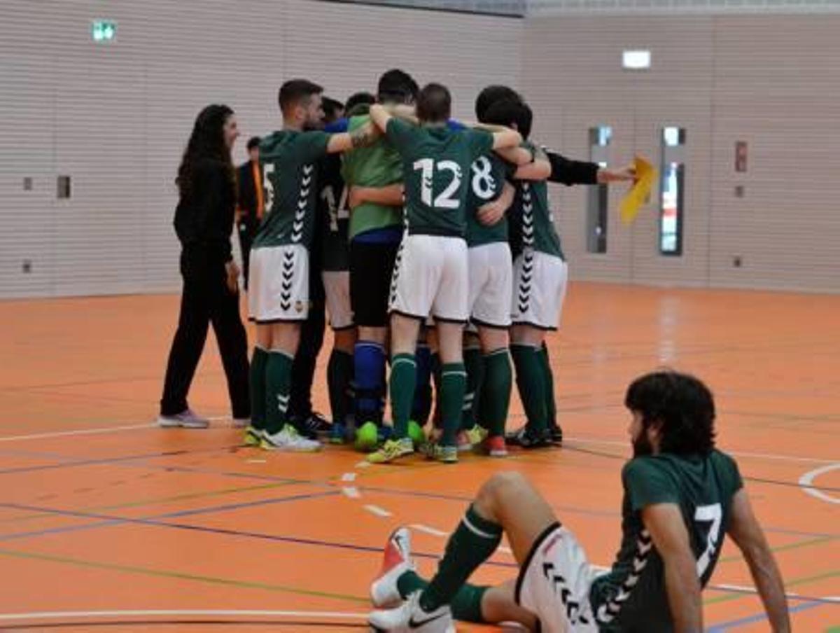 Los jugadores albinegros, durante la competición.
