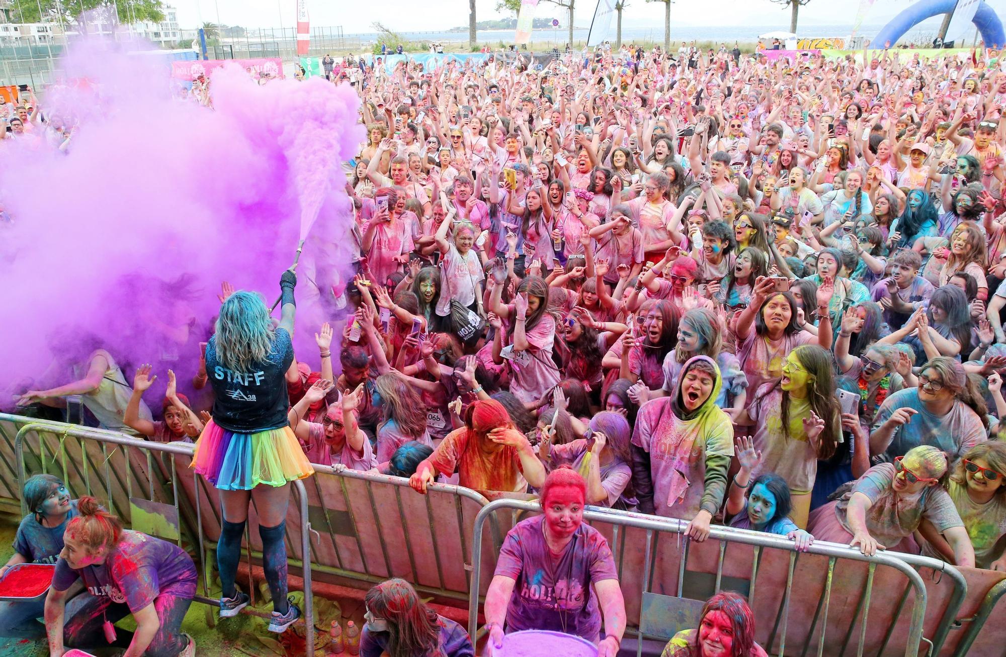 Samil se colorea con los miles de participantes de la Holi Run