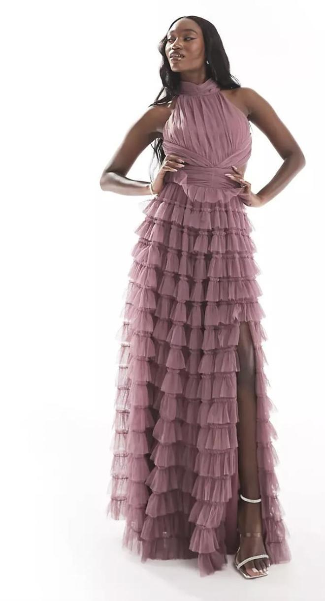 Vestido de dama de honor largo rosa con espalda abierta, cuello alto y falda de volantes de Beauut