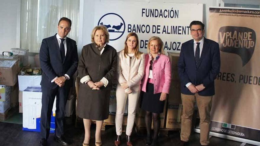 El Instituto de la Juventud dona 1.300 kilos de alimentos al Banco de Badajoz