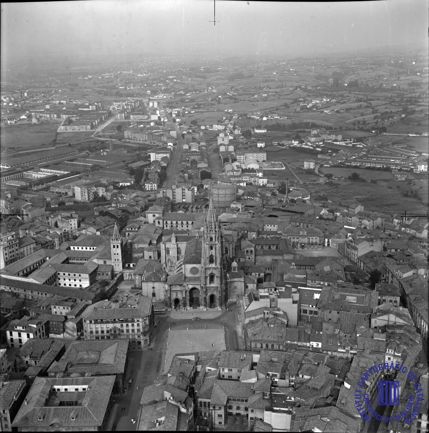 Un vuelo al pasado: así era Asturias, desde el aire, en 1962