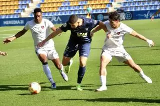 El UCAM Murcia CF contra el Salerm Puente Genil en fotos
