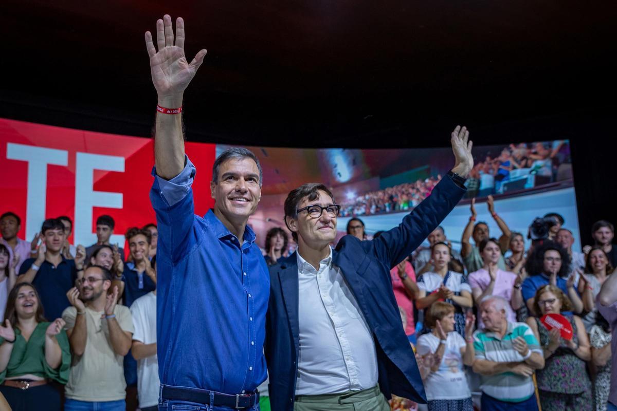 Pedro Sánchez y Salvador Illa.