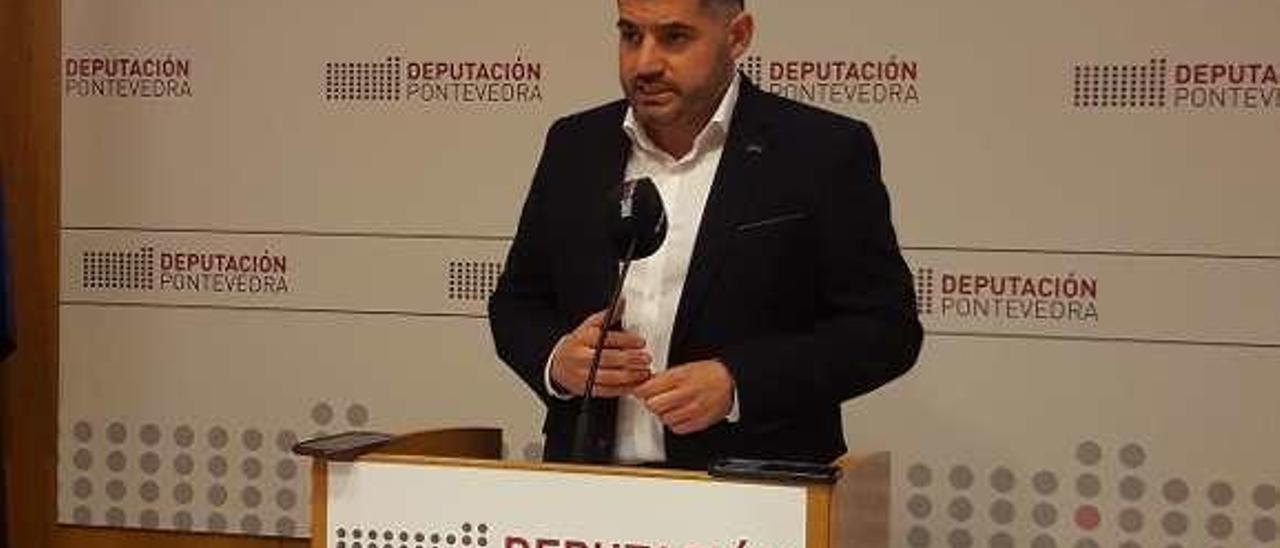 Uxío Benítez presenta el plan de aforos de Pontevedra. // FdV