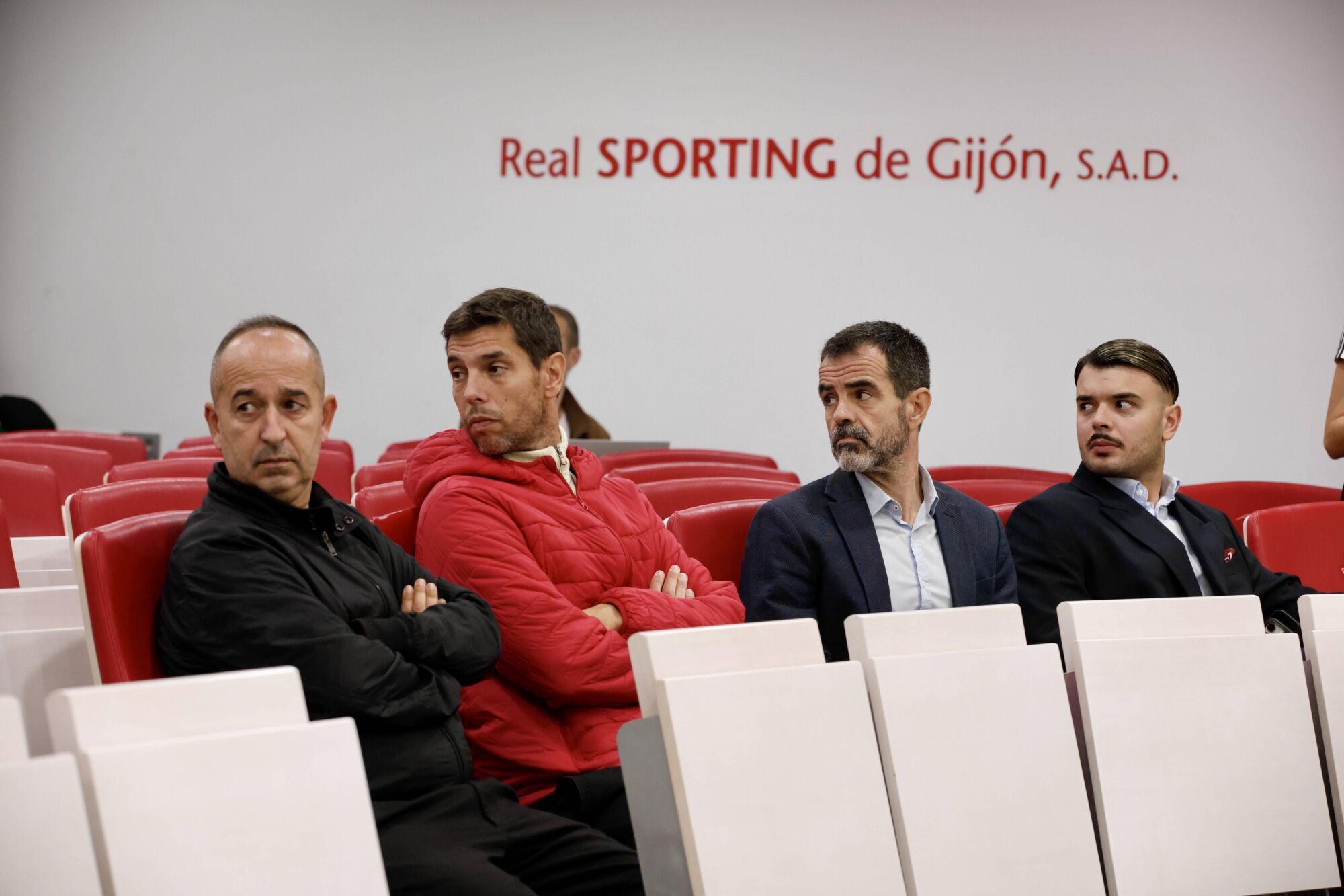 Así fue la presentación de Borja Jiménez como entrenador del Sporting