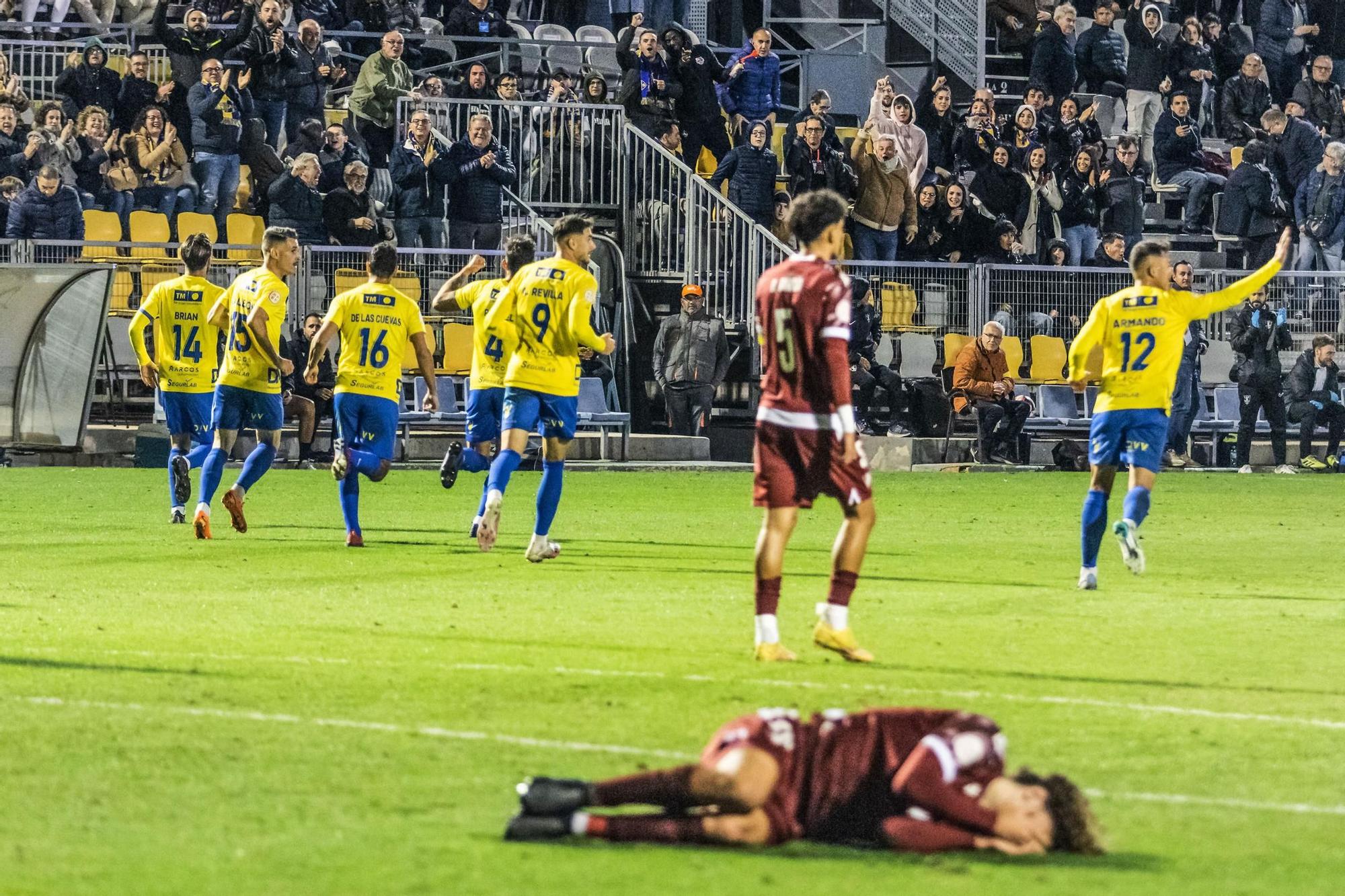 Orihuela CF 2-4 Cádiz B