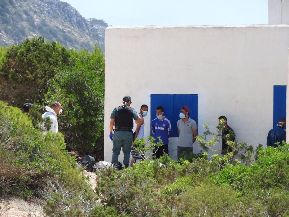 Detenidos 57 migrantes llegados a Baleares en cinco pateras