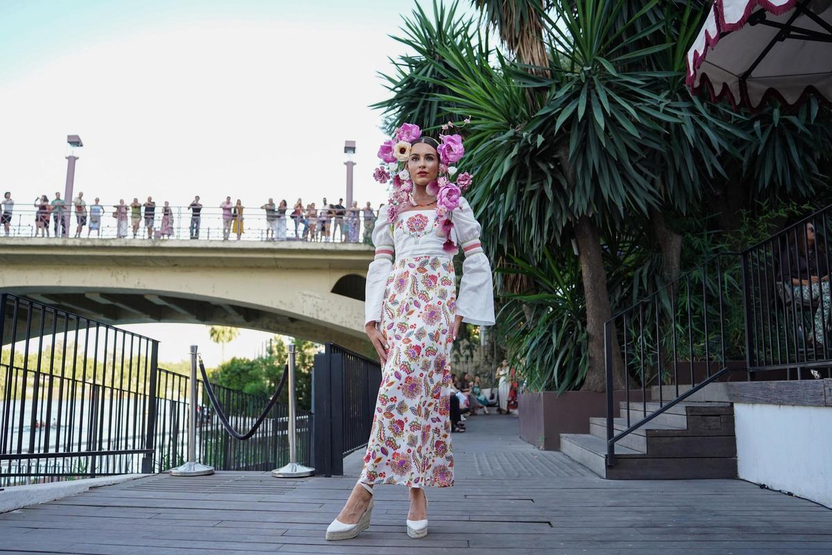 Desfile de invitada
