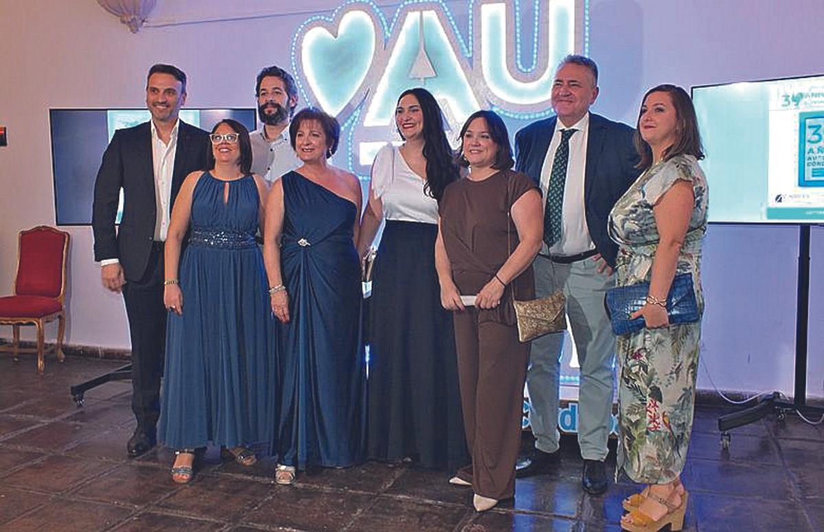 Algunos integrantes de la junta directiva de Autismo Córdoba, en la gala solidaria que celebró la entidad el pasado mes de septiembre en el Palacio de la Merced.